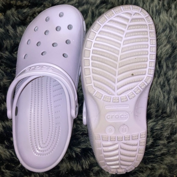 Lavender crocs - Picture 2 of 4